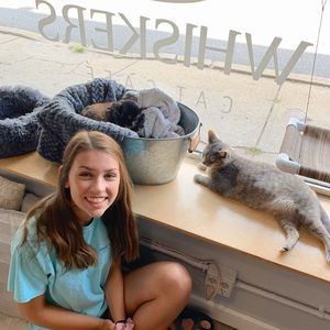 Meet your Posher, Elise